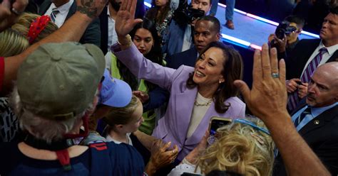 Kamala Harris Pledges to End Federal Taxes on Tips .